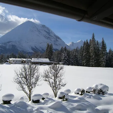 Haus Waldruh Апартаменты Лойташ